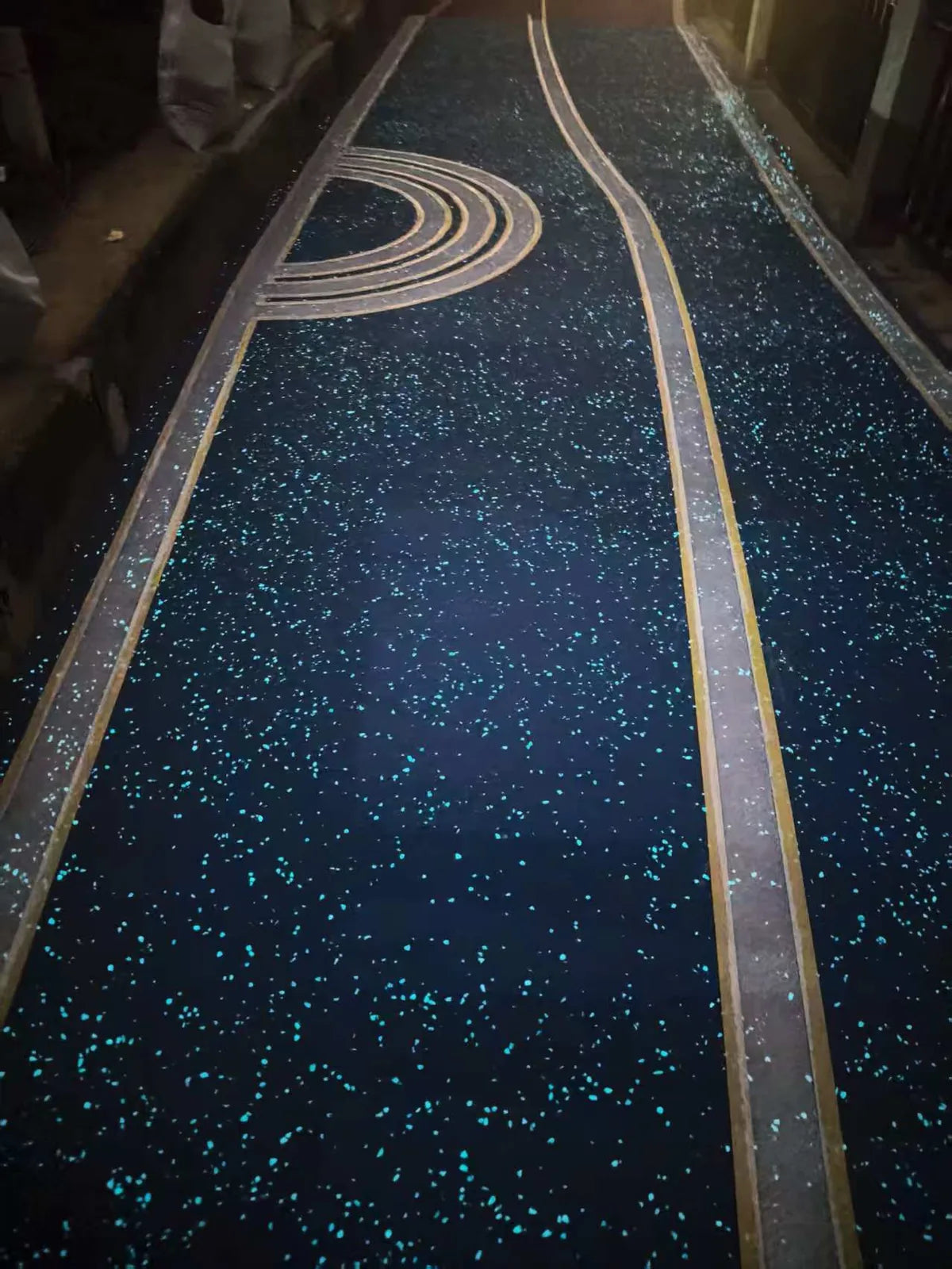 Decorative glow stone paving