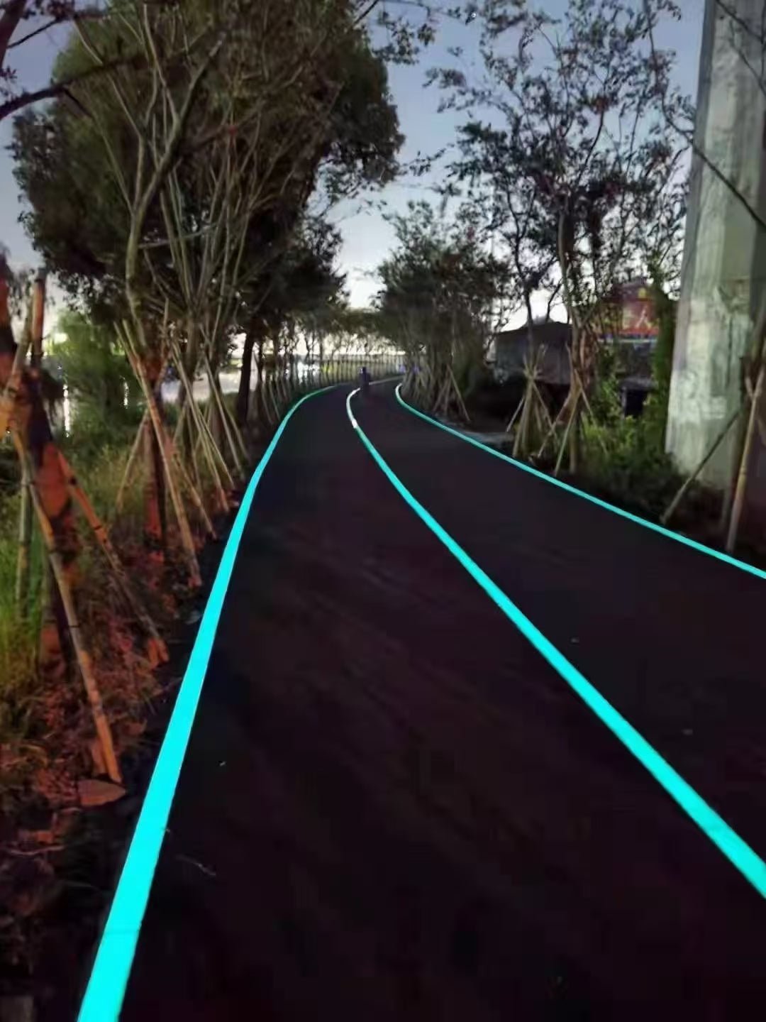 Night road marking lines