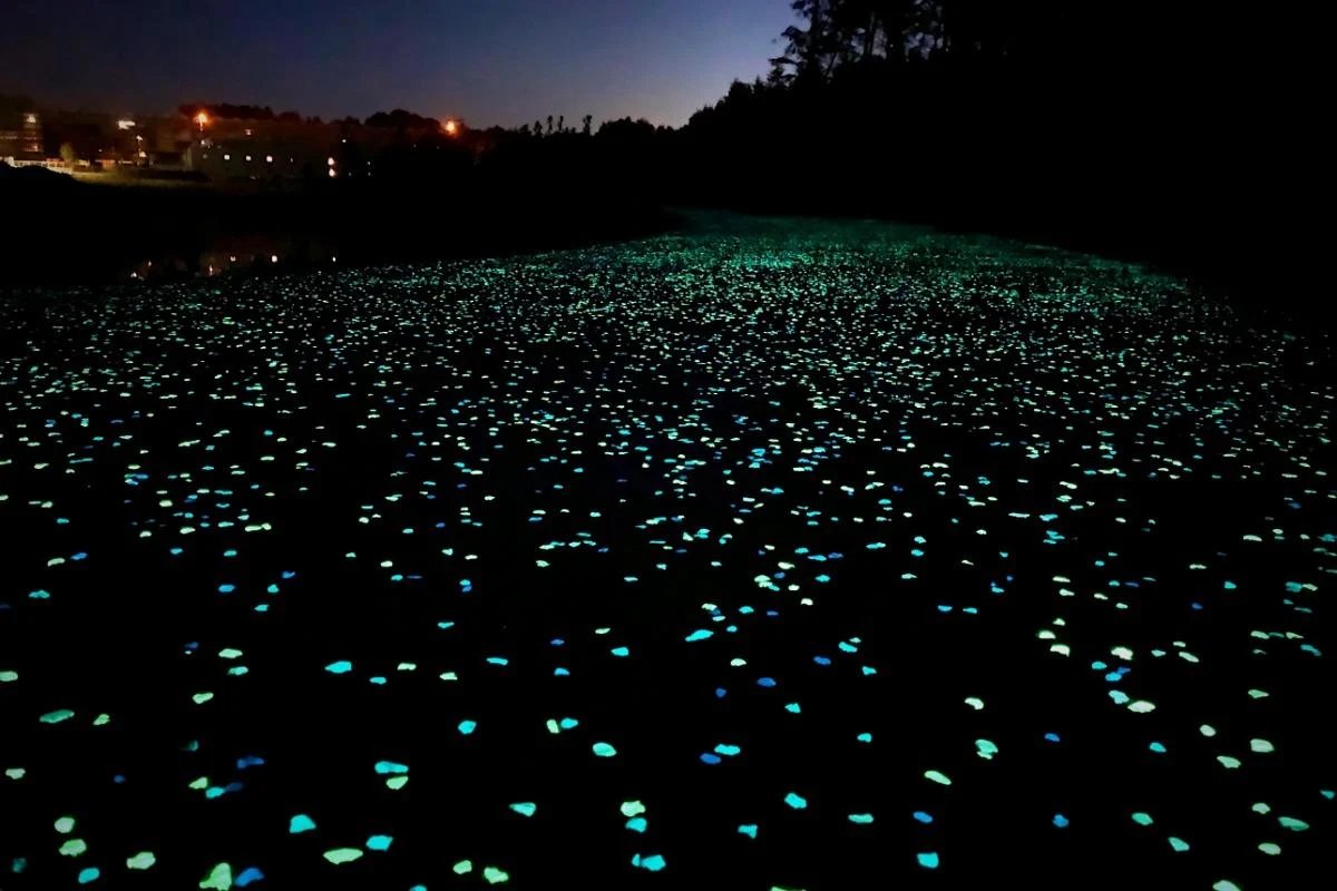 How Weather Affects Photoluminescent Pavement: Rain, Heat, Humidity and Outdoor Performance