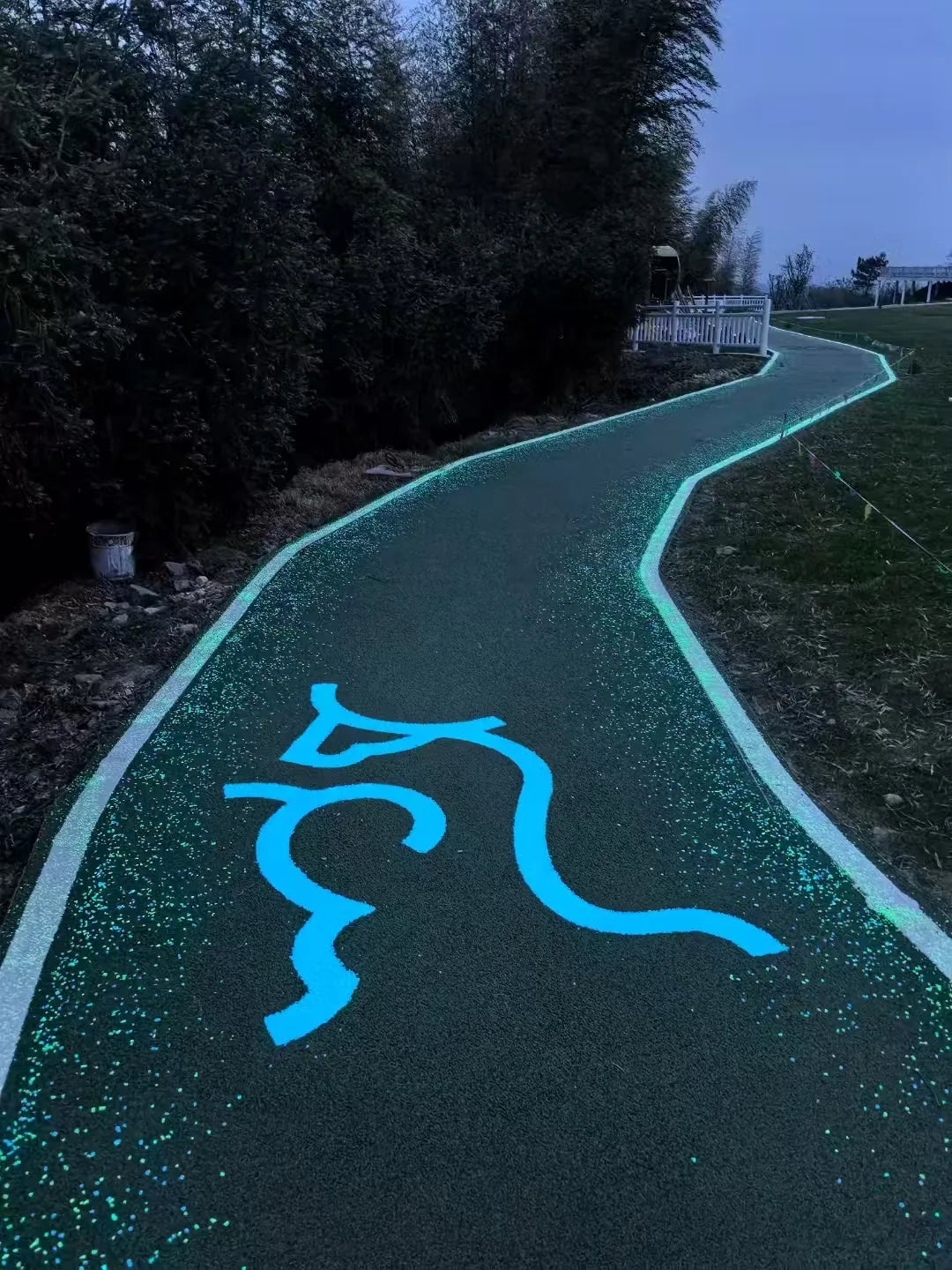 Blue-green luminous aggregate