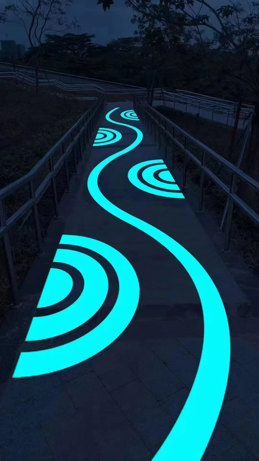Luminous route coating